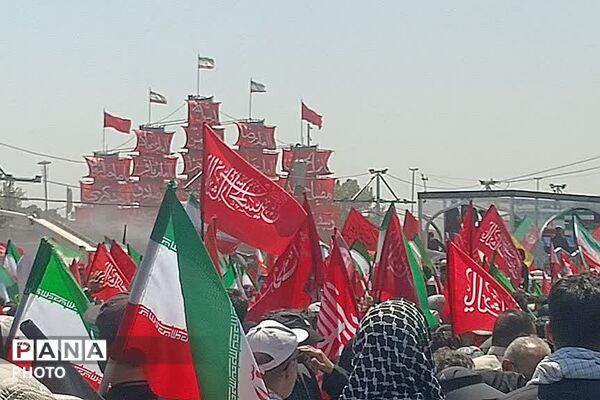  میدان انقلاب گواه بر پیمانی ناگسستنی