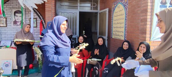 مراسم اولین روز سال تحصیلی در دبیرستان فرزانگان ۴