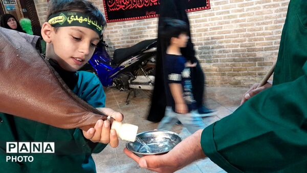 چایخانه حضرت زهرا (س) عطر و بوی دل‌انگیزی میدهد 