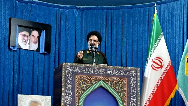 دشمن در خانه و در همسایگی ما است