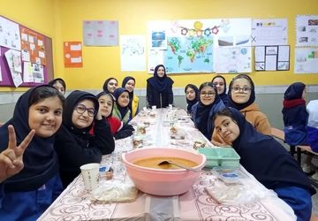 مراسم افطاری در دبستان مهشید مصلی نژاد ناحیه هفت مشهد 