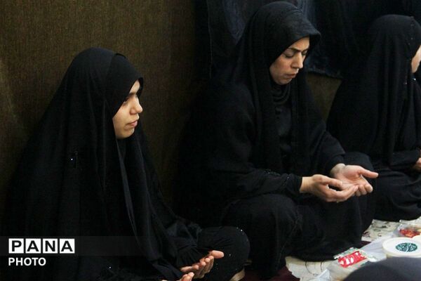 برپایی سفره بزرگ اطعام افطار در مسجد علی اکبر شهرستان قرچک