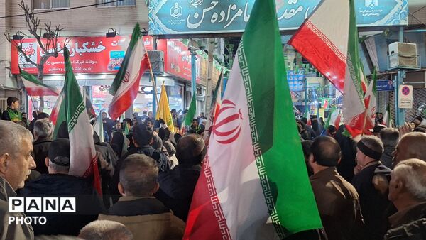 آیین استقبال از دختر ایران مهدیه اسفندیاری در امام‌زاده حسن(ع) کرج