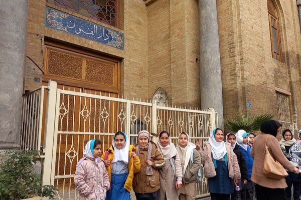 بازدید دانش‌آموزان دبستان صدیقی از آیین اختتامیه رویداد ملی دارالفنون
