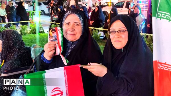 تجمع مردمی شهرستان نجف‌آباد همراه با عزاداری ایام محرم