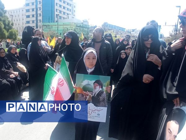 حضور پرشور مشهدی‌ها در راهپیمایی روز قدس؛ فریاد حمایت از فلسطین