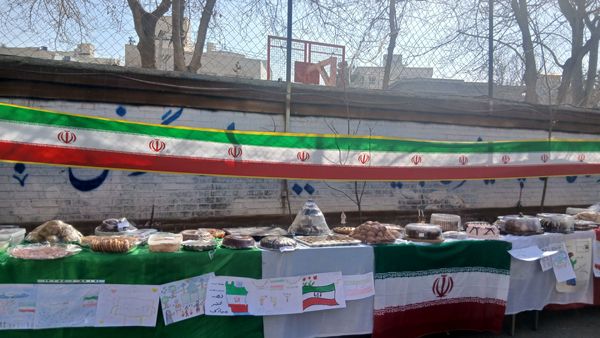 بزرگداشت روز ۲۲ بهمن  در دبستان میثاق 