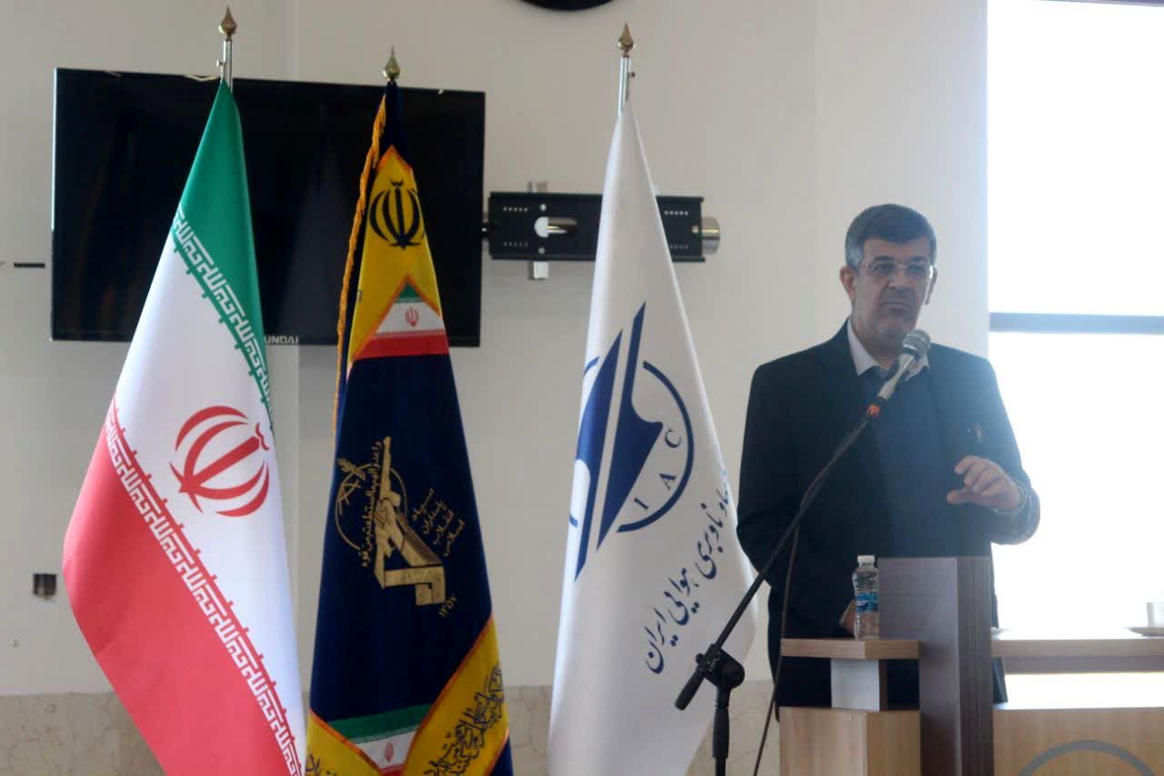 مراسم نمادین ورود امام خمینی(ره) در فرودگاه شهید صدوقی یزد