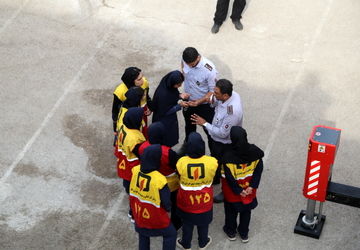 تمرین عملی دانش‌آموزان خوزستان برای بیست و هفتمین مانور سراسری زلزله