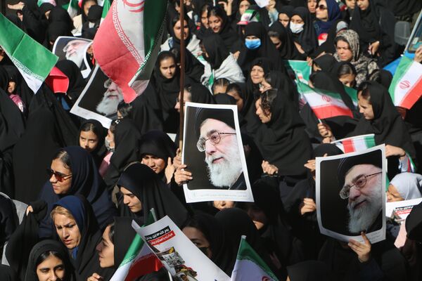 فریاد استکبار ستیزی از ورامین طنین انداز شد