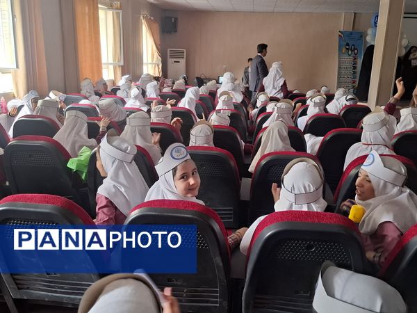 همایش تقدیر از مراقبین سلامت مدارس ملارد 