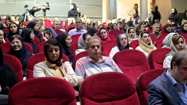 تقدیر و تجلیل از ستارگان درخشان هنرستان هنرهای زیبای اصفهان