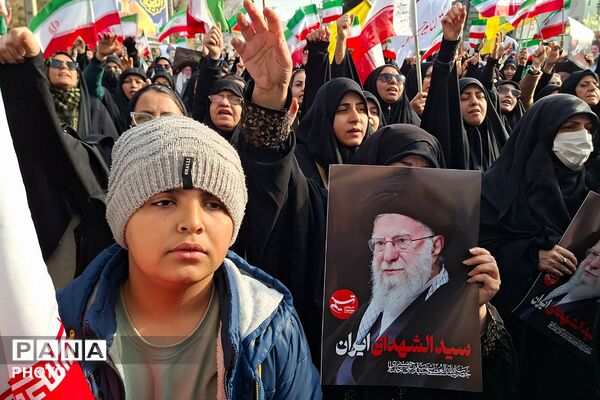 بیعت مردم قرچک با سومین رهبر نظام مقدس جمهوری اسلامی ایران