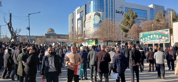 حضور پرشور مردم در راهپیمایی علیه اغتشاشگران در شهرستان شیروان 