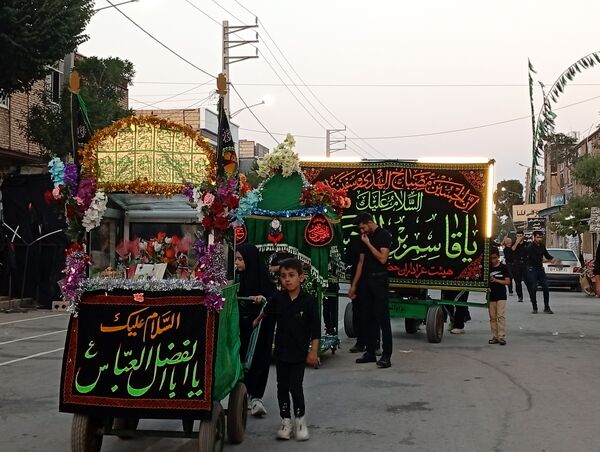 عزاداری کودکان به عشق امام حسین (ع) 