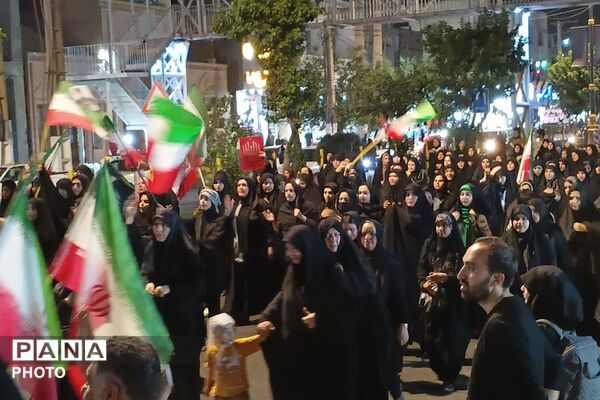 صد و بیست و هفت  شب استقامت در قرچک؛ خیابان همچنان شاهد حماسه حضور مردم 