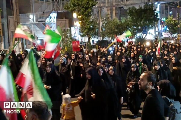 صد و بیست و هفت  شب استقامت در قرچک؛ خیابان همچنان شاهد حماسه حضور مردم 