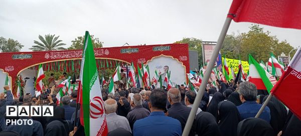 وداع حماسی دریادلان هرمزگان با فرمانده شهید علیرضا تنگسیری در بندرعباس