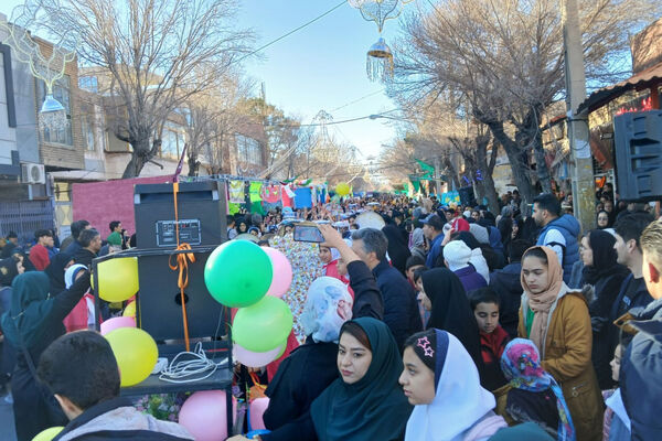 برپایی موکب‌های دانش‌آموزی در آباده برای میلاد جشن موعود