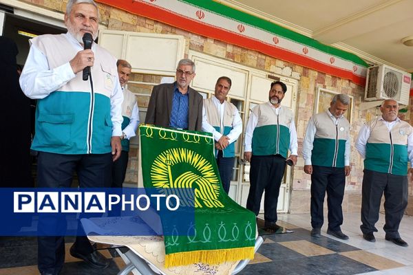 عطر حرم رضوی در دهه کرامت؛ پرچم متبرک امام رضا (ع) در مدرسه سمیه و شاهد فرهنگ