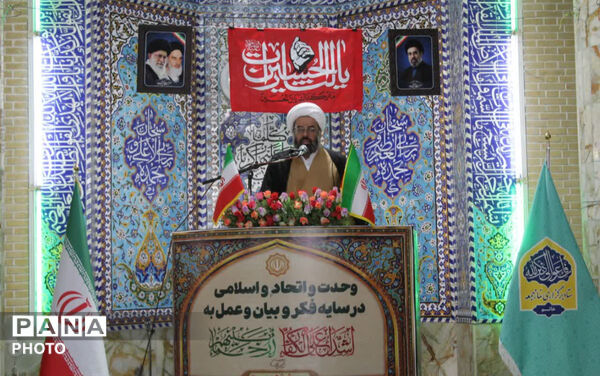 برپایی میز خدمت اداره تعاون، کار و رفاه اجتماعی در نماز جمعه شهرستان خاتم