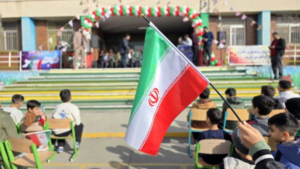 به صدا درآمدن زنگ انقلاب در مدرسه 22 بهمن شهرستان نظرآباد