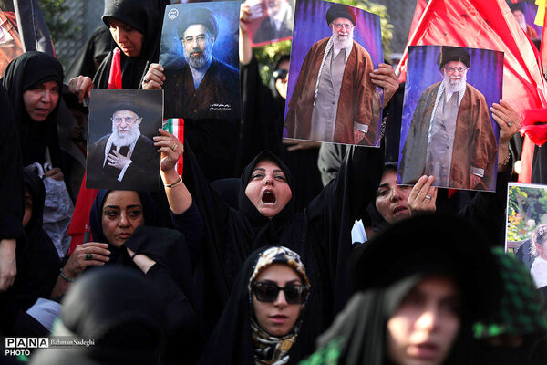 مراسم تشییع پیکر مطهر رهبر شهید انقلاب در تهران - 2