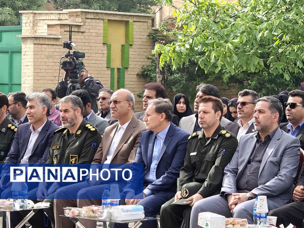 زنگ «سپاس معلم» در کرمانشاه 