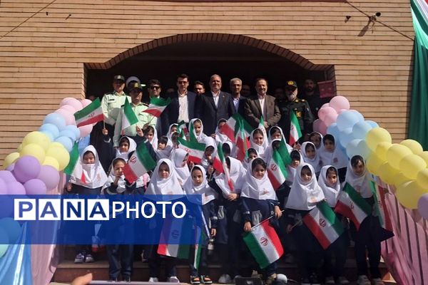 برگزاری جشن شکوفه ها با شعار توسعه عدالت برای ایران برای مدرسه در دبستان حضرت معصومه ناحیه یک شهرری