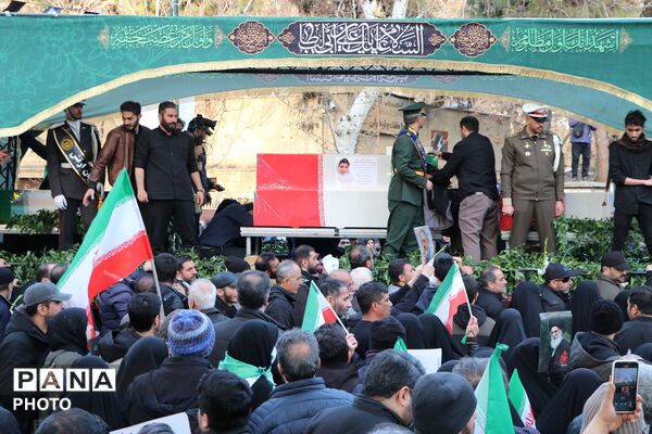 بدرقه پیکر مطهر شهدای حملات آمریکایی - صهیونیستی