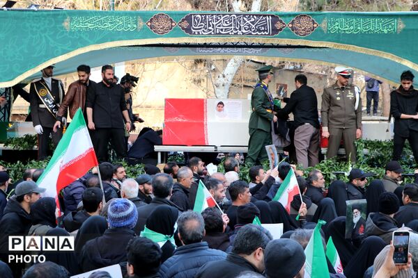 بدرقه پیکر مطهر شهدای حملات آمریکایی - صهیونیستی