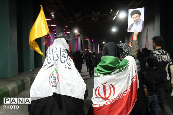 مشهد در سوگ؛ بدرقه باشکوه رهبر شهید انقلاب در جوار بارگاه رضوی/۲