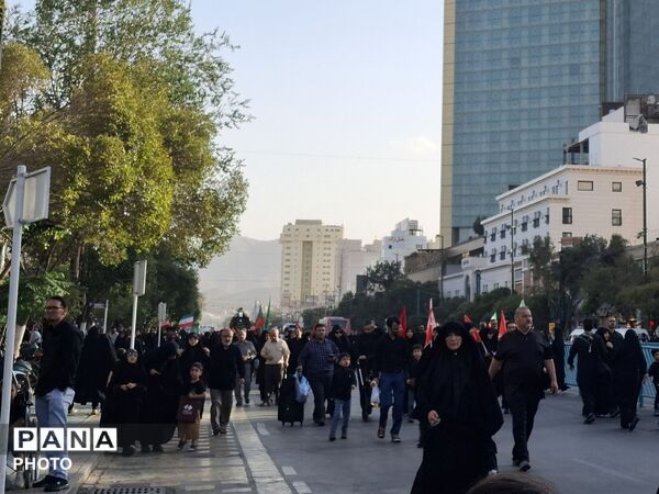  روایت جاماندگانی که اربعین را در کوچه‌های شهر زندگی کردند