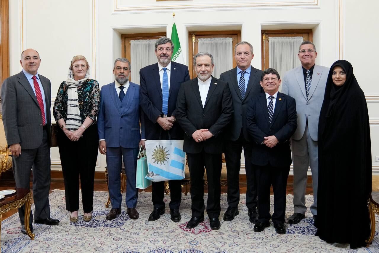 دیدار جمعی از سفرای کشورهای آمریکای لاتین مقیم تهران با وزیر امور خارجه
