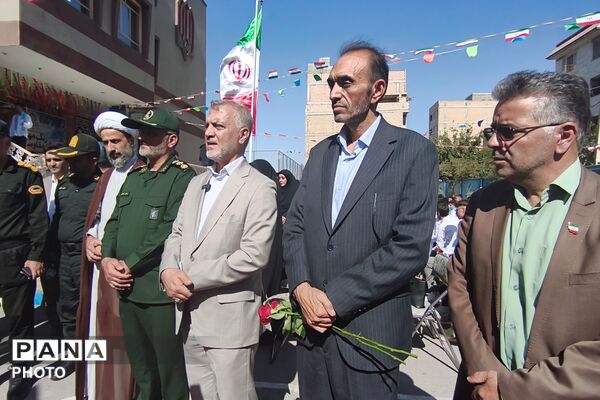 آغاز سال تحصیلی در دبیرستان نمونه دولتی شهدای علم و فناوری با عطر دفاع مقدس