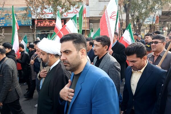 تشییع پیکر شهید مدافع حرم رضا مرادی در باقرشهر 