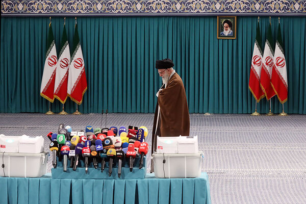 حضور رهبر معظم انقلاب در رای گیری مرحله‌ دوم انتخابات مجلس
