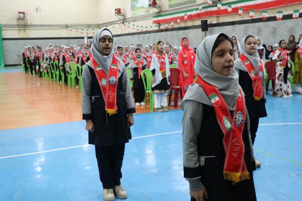  همایش «یاوران انقلاب، پیشتازان مقاومت» در دلیجان همزمان با آغاز دهه فجر