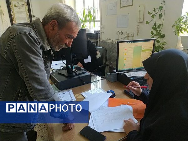 دیدار دبیران با اولیا و تحویل بیلان کار آبان در دبیرستان حاج تقی نجفی 