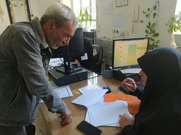 دیدار دبیران با اولیا و تحویل بیلان کار آبان در دبیرستان حاج تقی نجفی 