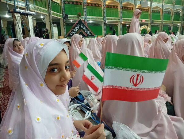آیین زیبای جشن تکلیف دختران یزدی در حسینیه محمود آباد