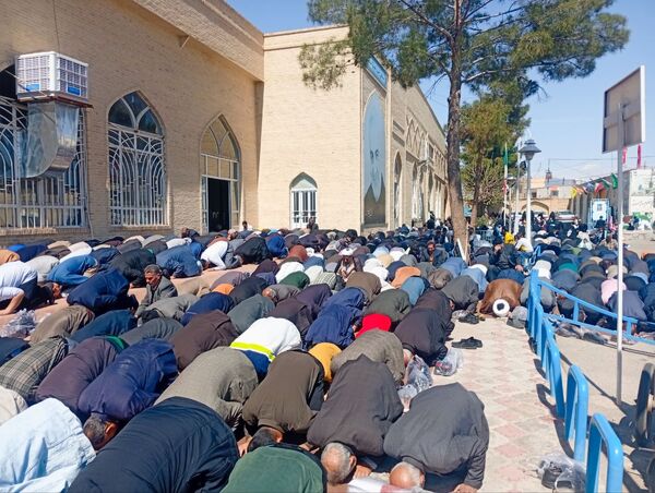نماز جمعه این هفته شهرستان کاشمر همزمان با روز قدس برگزار شد 