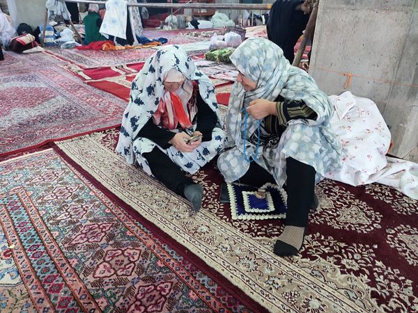 سه روز بندگی  در مسجد جامع نیشابور