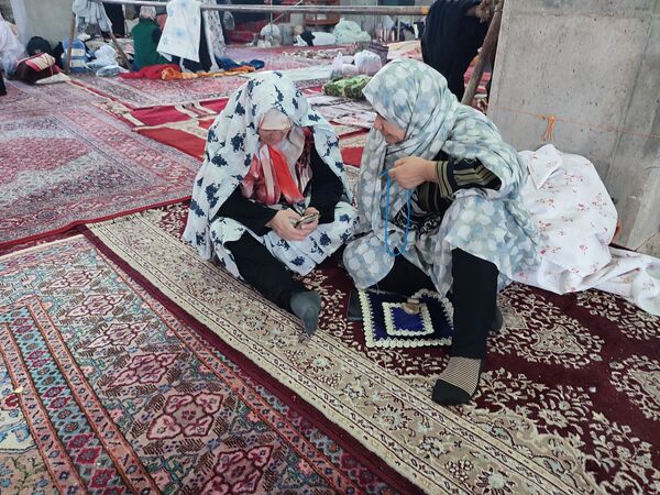سه روز بندگی  در مسجد جامع نیشابور