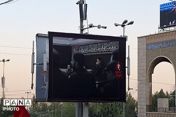 حضور پرشور مردم در مراسم وداع با رهبر شهید 