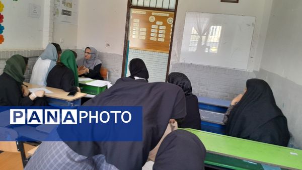 هدایت تحصیلی دانش آموزان پایه نهم دبیرستان میثاق منطقه تبادکان مشهد