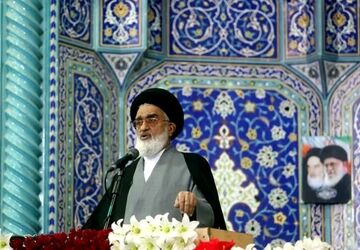 ملت ایران تا پای جان ولایت‌پذیر است