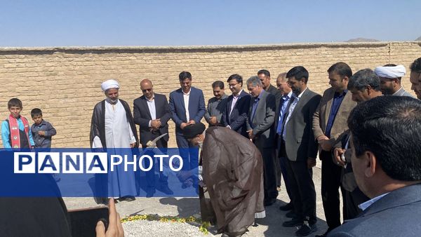 کلنگ‌زنی نمازخانه در مدرسه برکت علیاشهر 