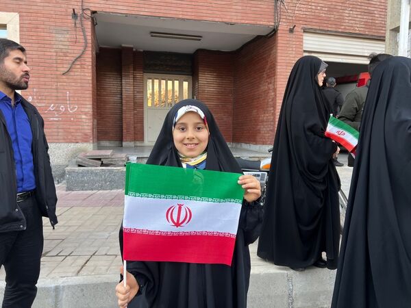 راهپیمایی محکومیت اغتشاشات و هتک حرمت به قرآن کریم و مساجد و تشییع شهدای امنیت در کرج