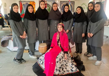 بازارچه کارآفرینی در دبیرستان فرزانگان آباده؛ گامی عملی برای آشنایی دانش‌آموزان با دنیای کسب‌وکار